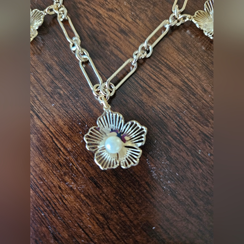 J.Crew floral pearl statement necklace, gold - Picture 5 of 6